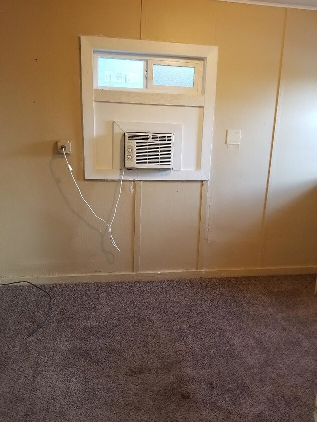 4070 Railroad Ave Unit 7, Redding, CA 96001 Room for Rent in Redding