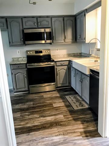 Foto del edificio - 304 E 6th St