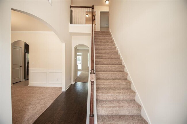 Building Photo - 5913 Krim Dr