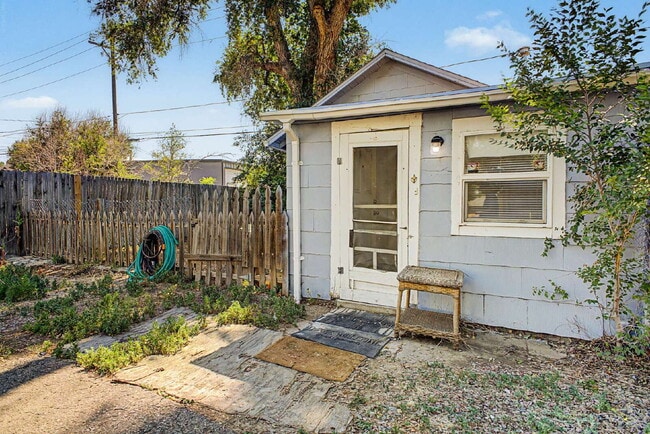 Photo - "Charming 1-Bed 1 bath in Englewood – Cozy 400 Sq Ft Living!" Apartment
