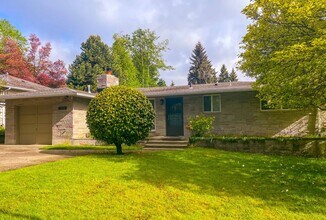 Building Photo - 1334 N 180th St