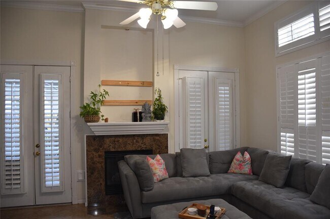 Foto del edificio - 14420 Walters Rd