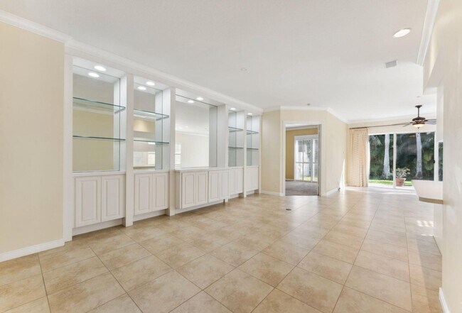 Foto del edificio - 4655 Hammock Cir