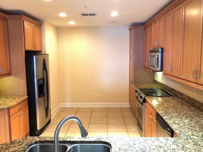 Building Photo - 7508 Toscana Blvd