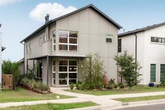 Building Photo - 6008 Florencia Ln