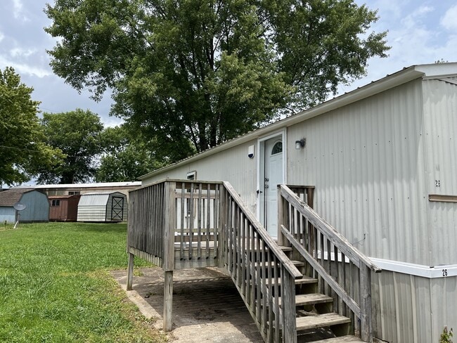 Building Photo - 26 Yoakum Cir