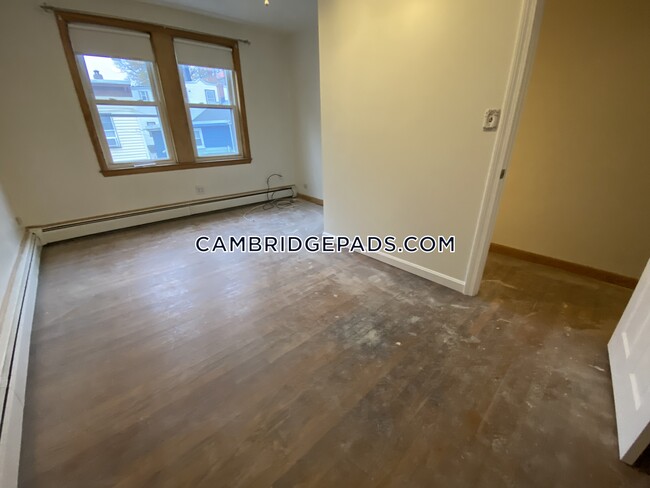 Building Photo - 161 Otis St