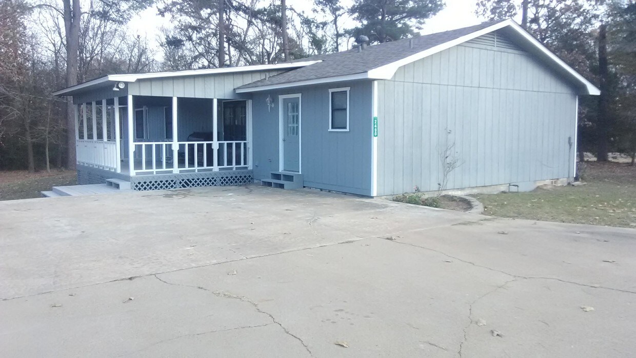 Primary Photo - 2490 State Highway 154 W