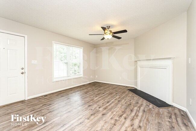 Foto del edificio - 2200 Emerald Creek Ct