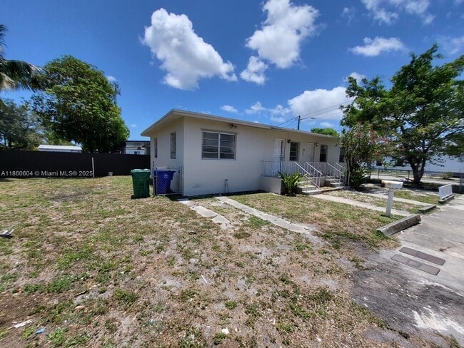 Foto del edificio - 640 NW 77th St