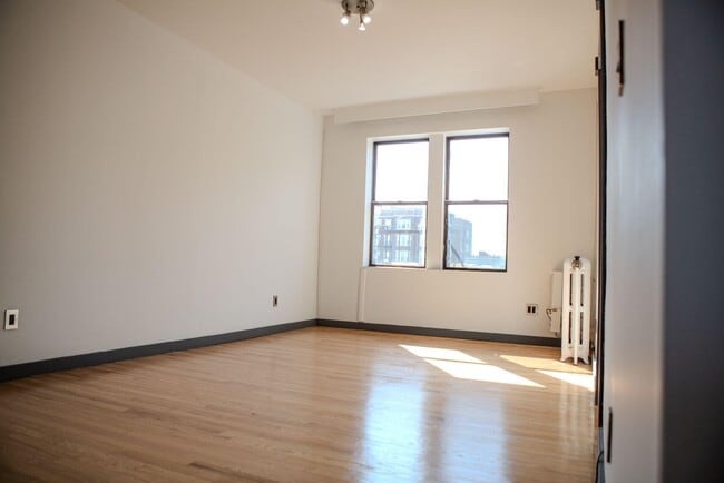 Building Photo - 22 73rd St