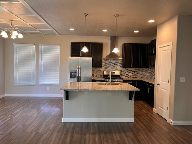 Building Photo - Beautiful Daybreak home for rent!