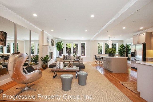 Building Photo - 843 S Van Ness Ave