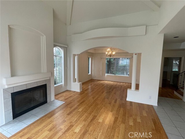 Foto del edificio - 10010 Reseda Blvd