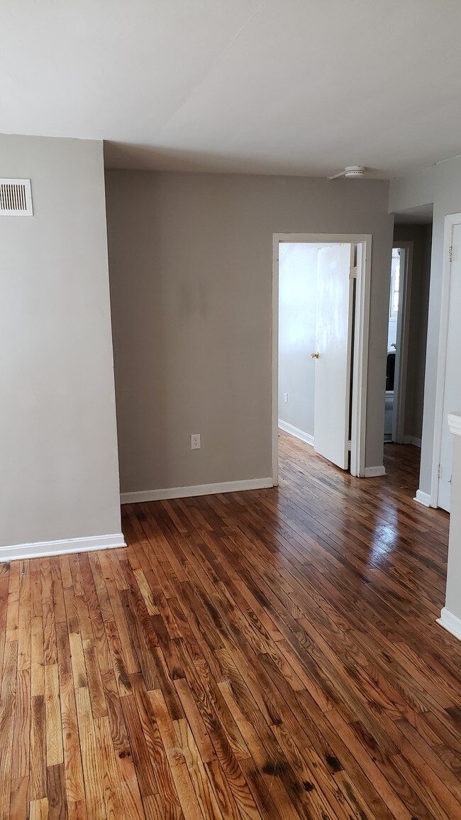 Foto del edificio - 4809 Meade St NE