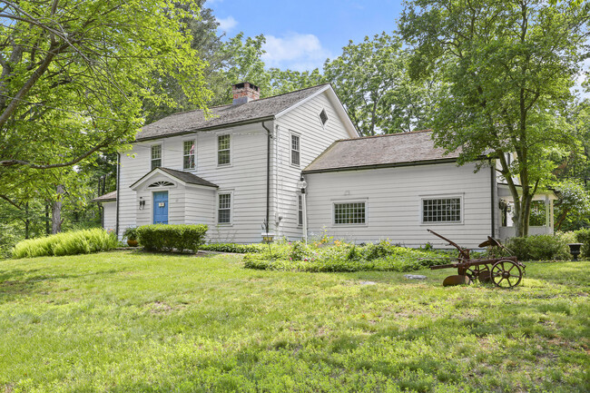 Building Photo - 212 Weston Rd