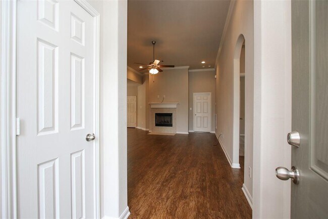 Building Photo - 8005 Woodward St