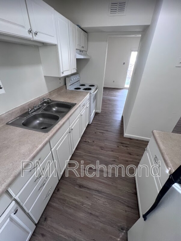Foto del edificio - 3953 Old Brook Rd