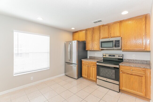 Foto del edificio - 2221 Heathwood Cir