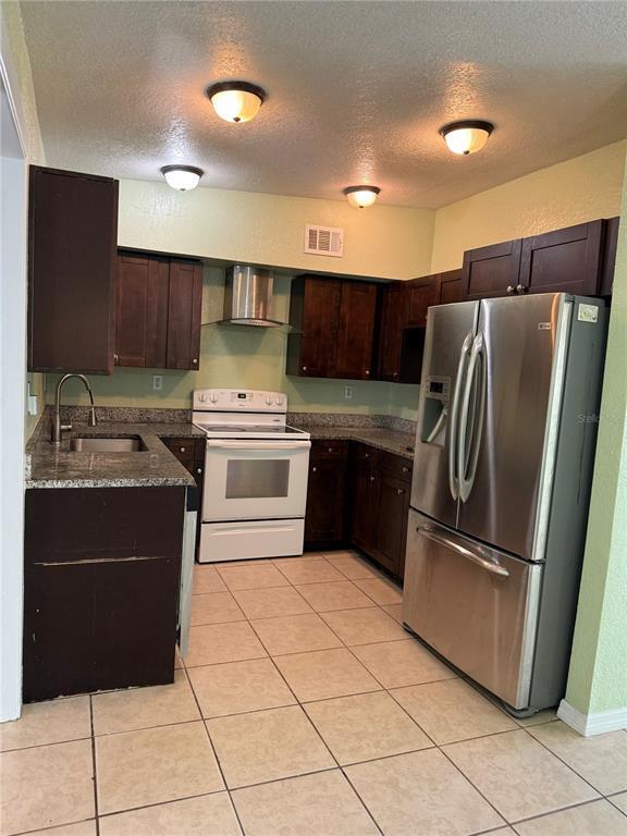 Foto del edificio - 720 Manor Dr