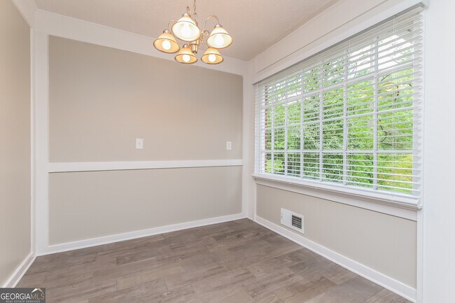 Building Photo - 5898 Lake Acworth Dr