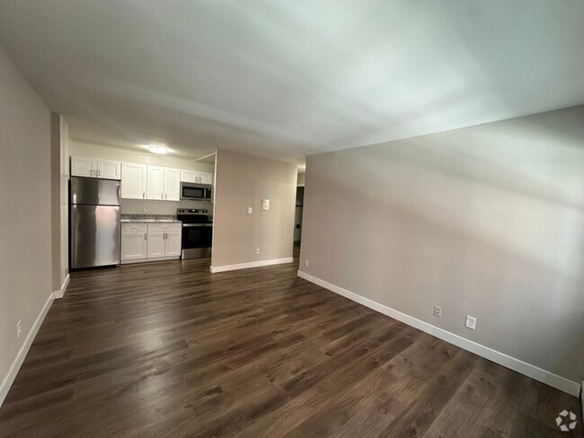 Building Photo - 1560 N Prospect Ave