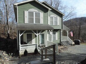 Building Photo - 186 Grandfather Farms Rd