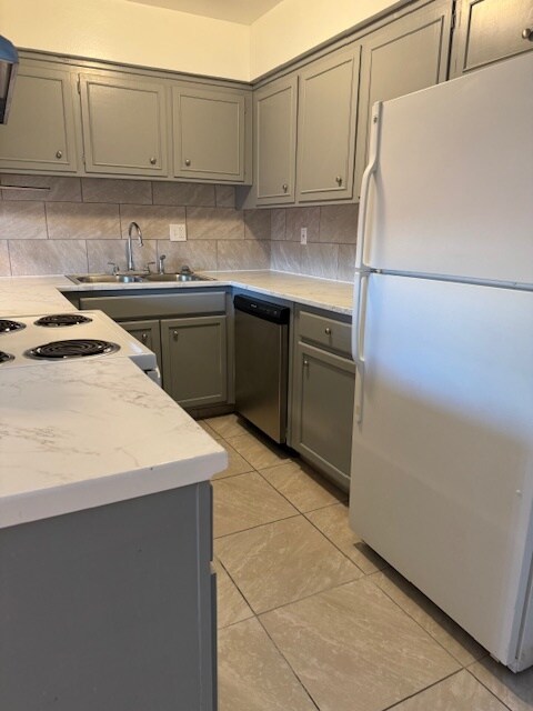 Kirchen - 617 W Granger Ave