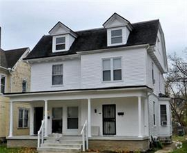 Building Photo - 808 5 Oaks Ave