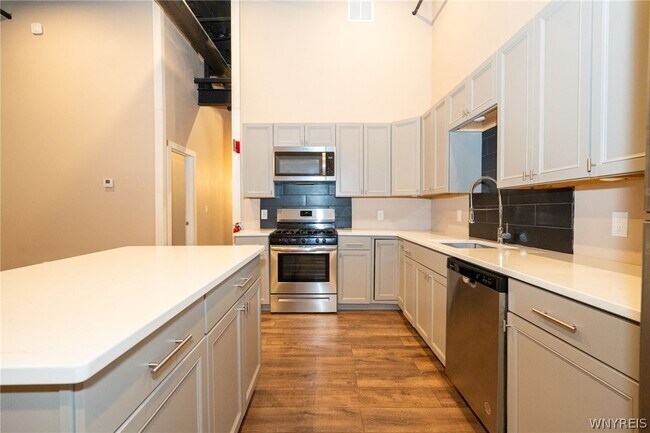 Foto del edificio - 2335 Main St