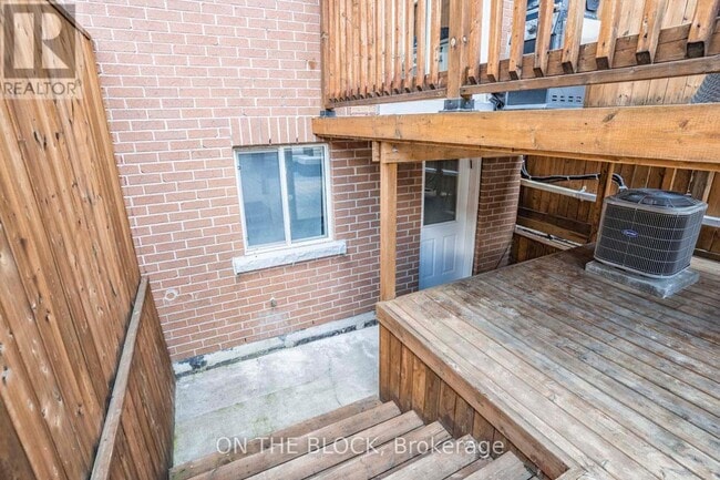 Building Photo - 49 Leslie St