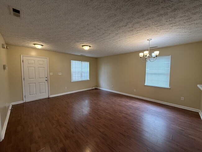 Building Photo - 509 Cove Hollow Dr