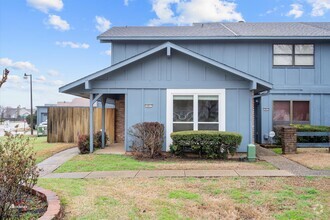 Building Photo - 10017 Hanover Dr