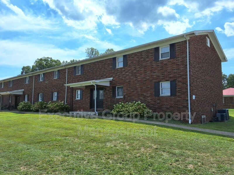 Foto principal - 253-6 UNIVERSITY DRIVE