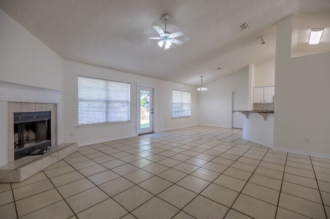 Foto del edificio - Beautiful 4-Bedroom Home in Ashford Park Community