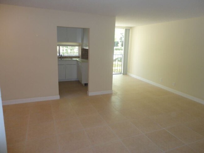 Building Photo - 16909 N Bay Rd