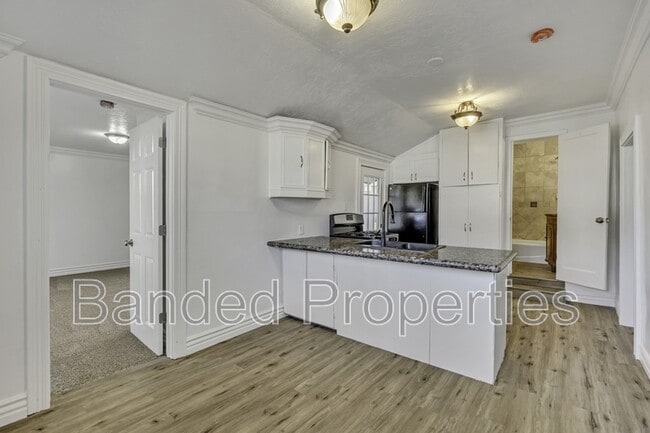 Photo - 741 E Center St Apartment