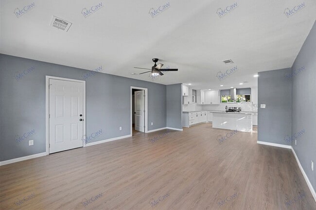 Building Photo - 2517 Tisinger Ave