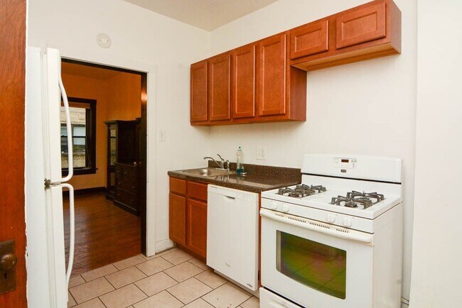 Building Photo - 3520 N Broadway