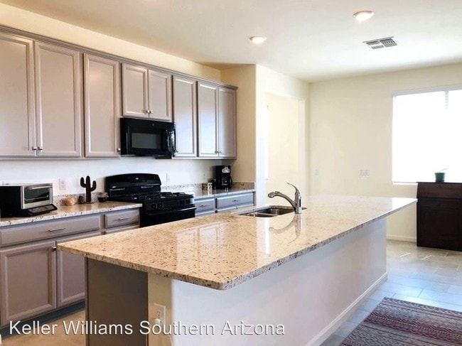 Building Photo - 3 br, 2 bath House - 7398 S Via Casa Elegante