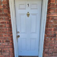 Building Photo - 2071 Ulster Ave