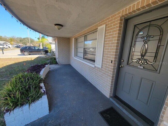 Foto del edificio - 5912 Della Dr