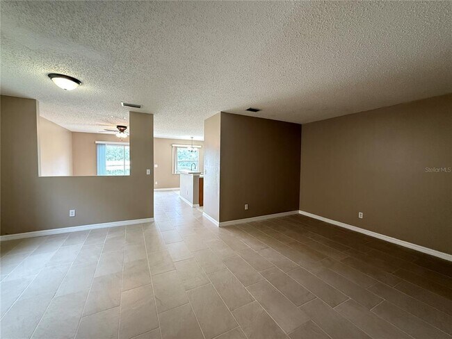 Foto del edificio - 4328 Winding River Way