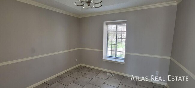 Building Photo - Rare Lee's Summit home available! Soaring ...