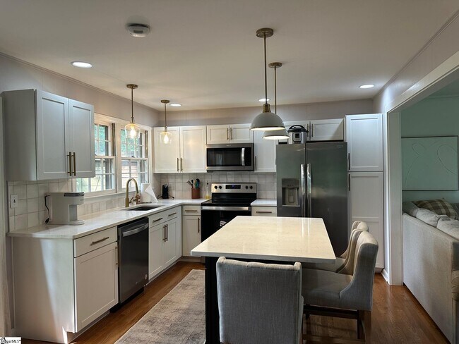 Foto del edificio - 17 Homewood Ave