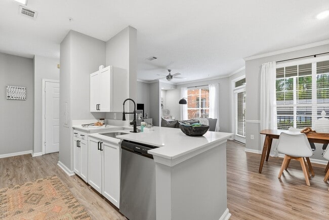 Building Photo - Avana Long Point