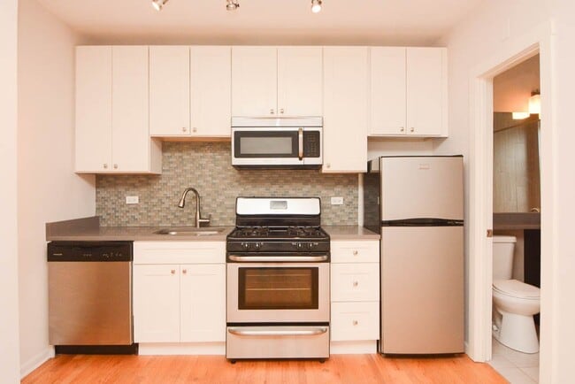 Building Photo - 2852 W Palmer St