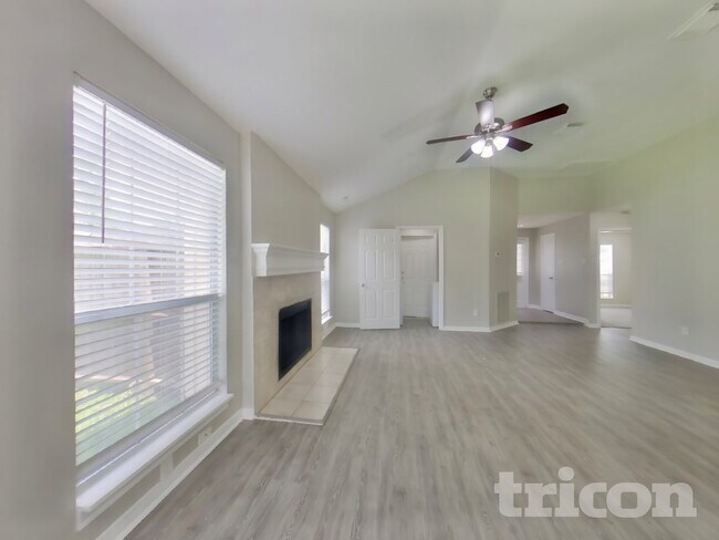 Foto del edificio - 18311 Autumn Trails Ln