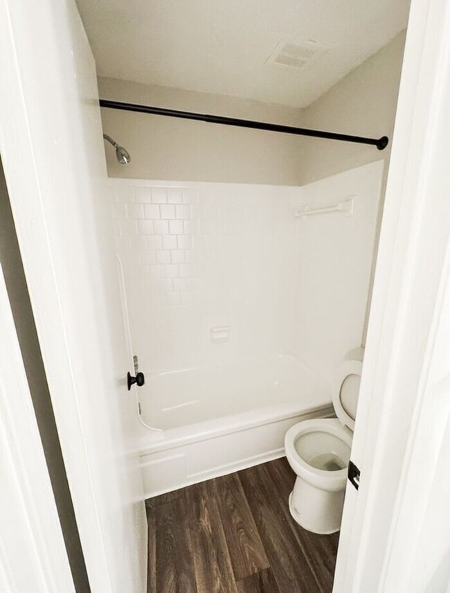 Building Photo - 2006 Northlake Pkwy