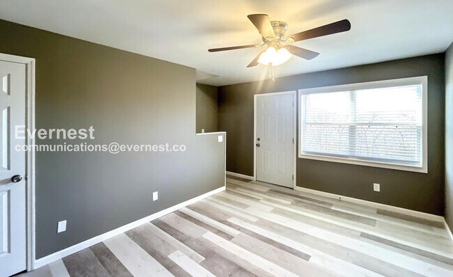 Foto del edificio - 3316 Roadrunner Trail